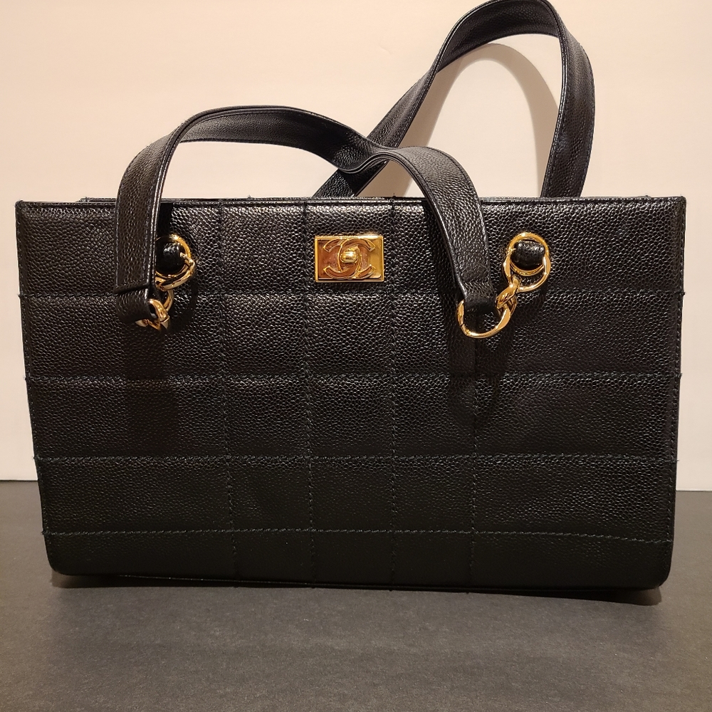 CHANEL Shoulder Bag